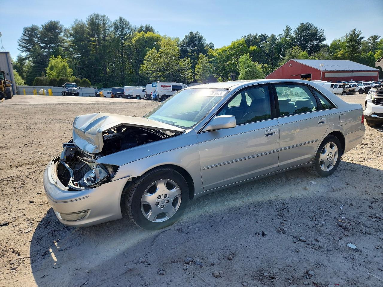 2004 Toyota Avalon XLS, VIN 4T1BF28B24U348563 — Front end