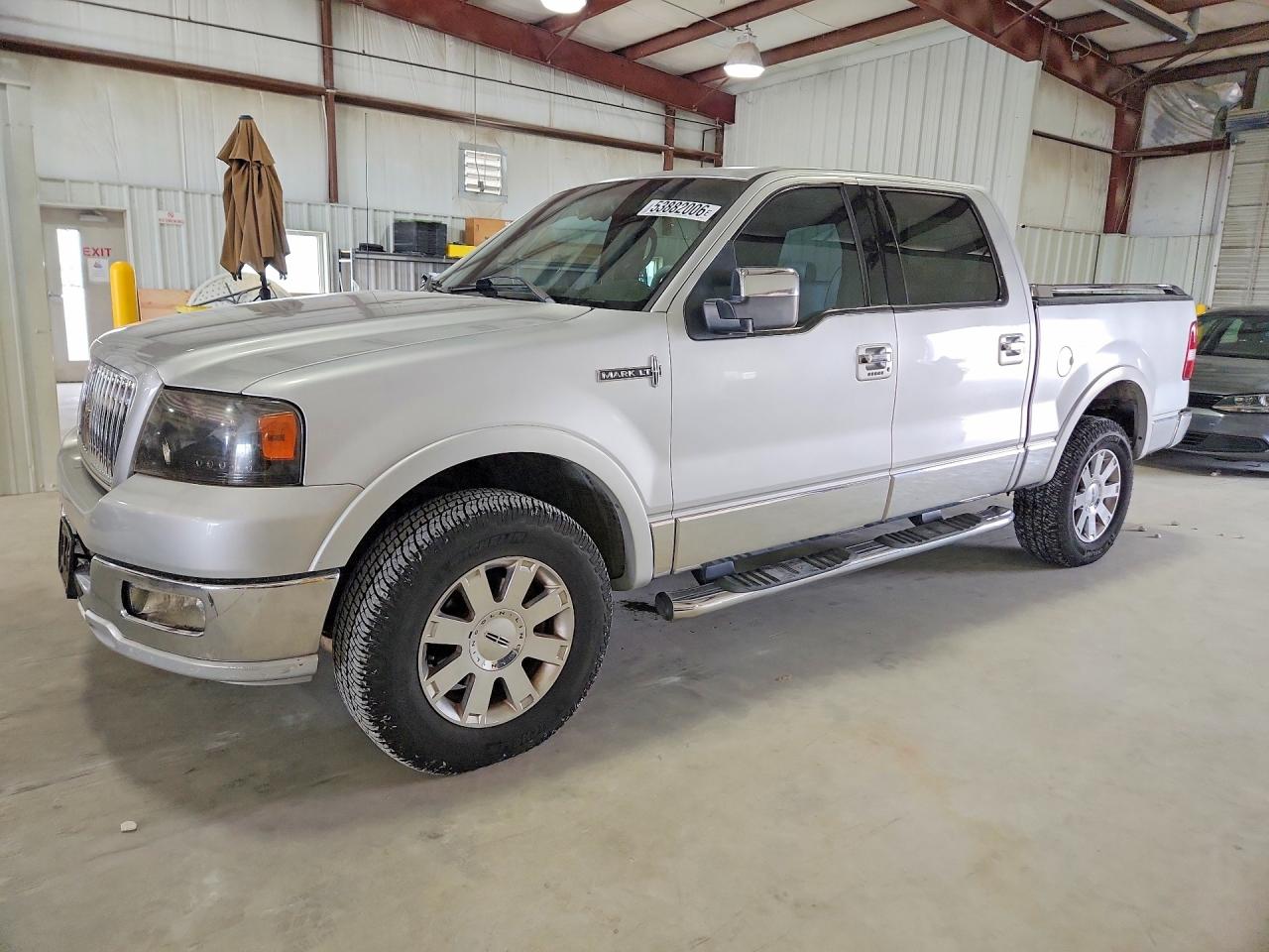 2006 Lincoln Mark LT, VIN 5LTPW18586FJ06315 — Град
