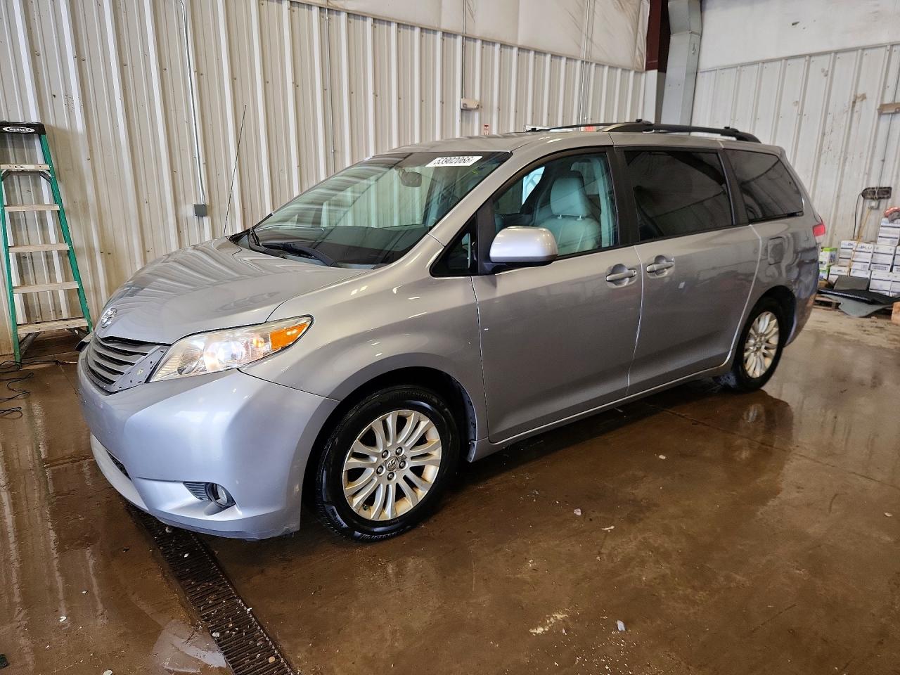 2012 Toyota Sienna Limited, VIN 5TDYK3DC3CS240745 — Front end