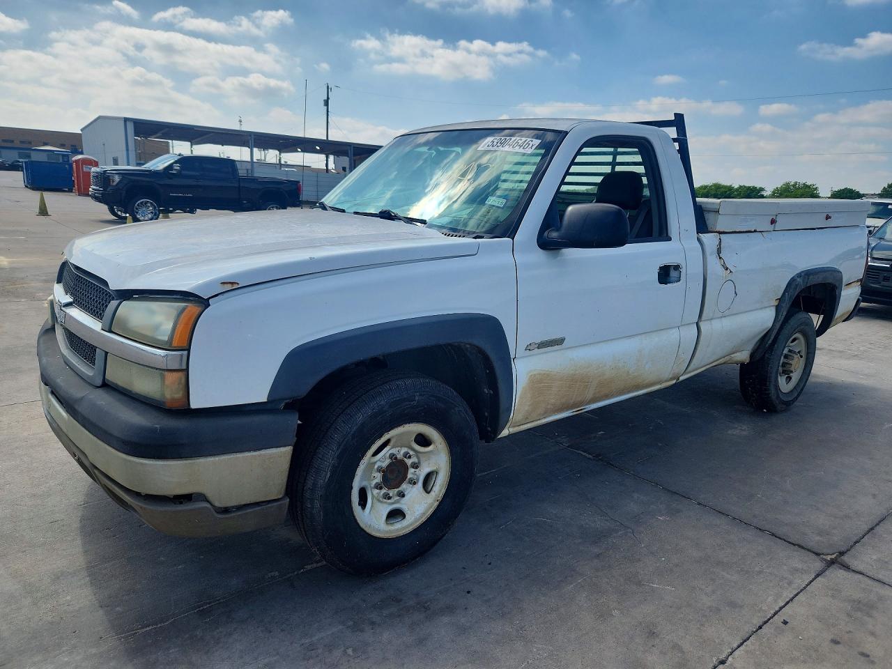 2003 Chevrolet Silverado 2500 Work Truck, VIN 1GCGC24U73Z302416 — Front end