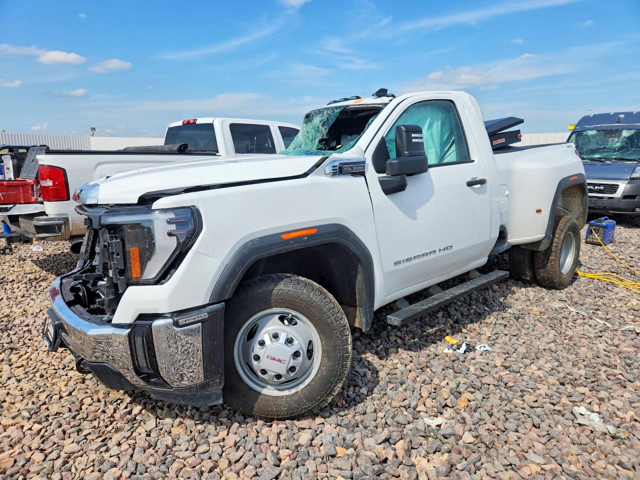 2024 GMC Sierra 3500HD Pro, VIN 1GT39SE75RF236688 — Side