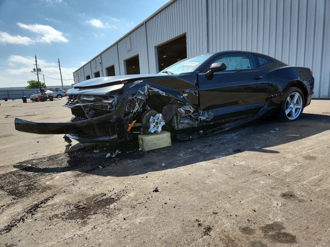 2022 Chevrolet Camaro 1LT, VIN 1G1FB1RX6N0116524 — Front end