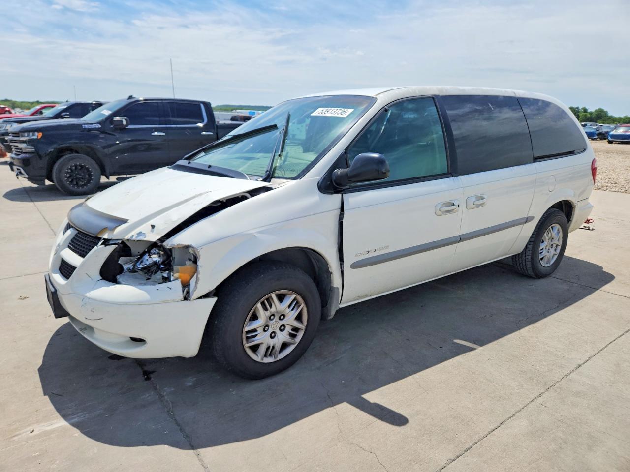 2001 Dodge Caravan Sport, VIN 2B4GP44361R391570 — Перед