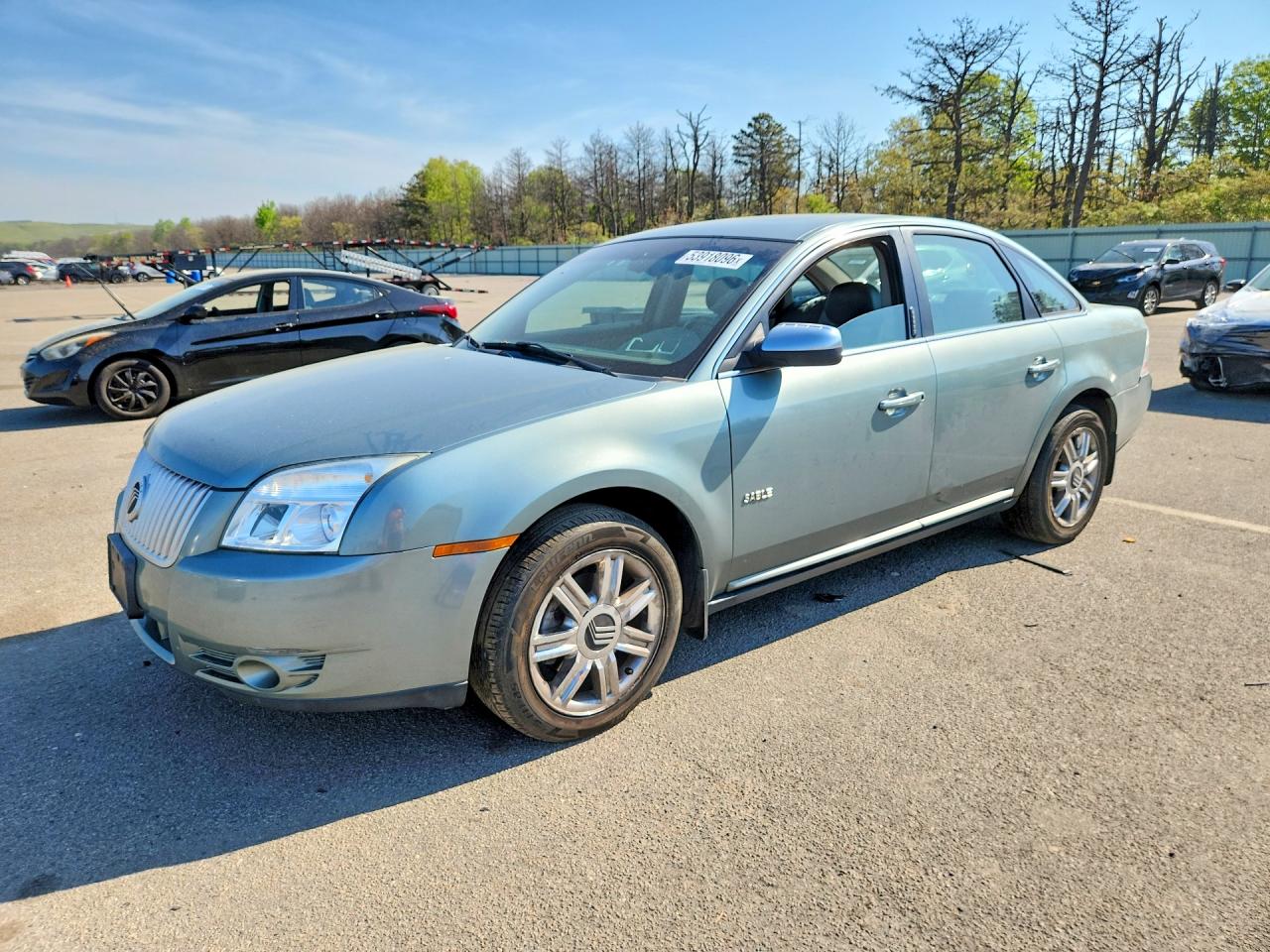 2008 Mercury Sable Premier, VIN 1MEHM42W48G616527 — Перед
