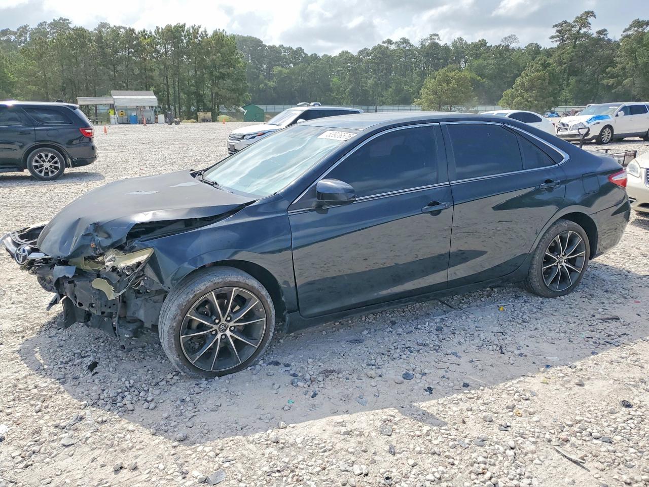 2015 Toyota Camry SE, VIN 4T1BF1FKXFU054330 — Перед