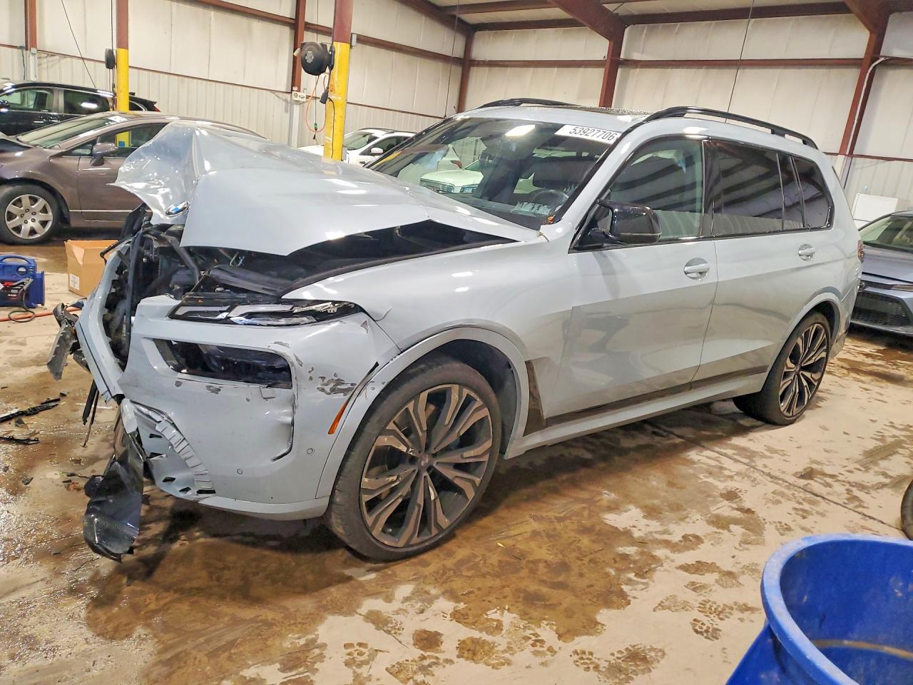 2025 BMW X7 M60i, VIN 5UX33EM02S9Y23621 — Front end