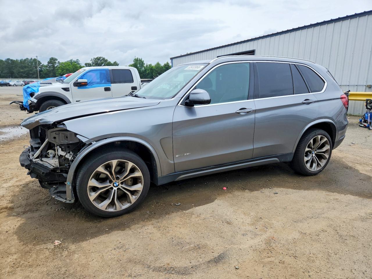 2018 BMW X5 sDrive35i, VIN 5UXKR2C51J0X09070 — Front end