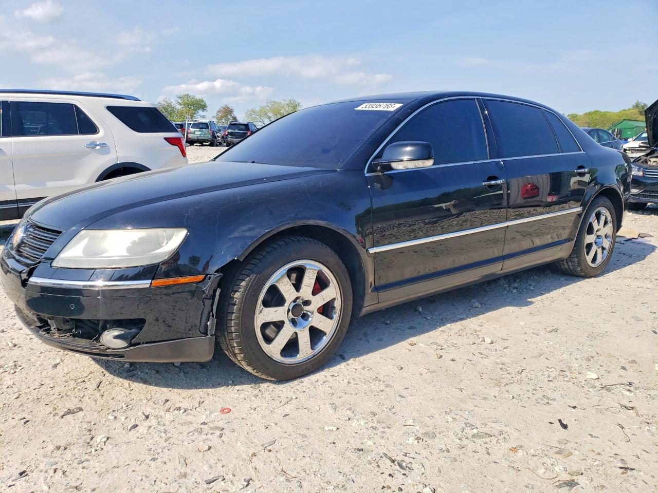2004 Volkswagen Phaeton, VIN WVWAH63D448008446 — Front end