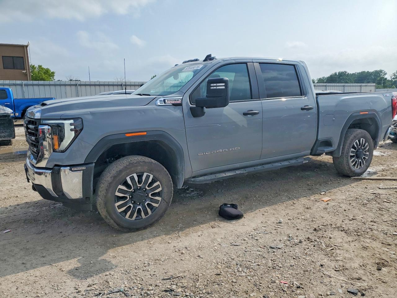 2024 GMC Sierra 2500HD Pro, VIN 1GT49LEY2RF468488 — Minor dents and scratches