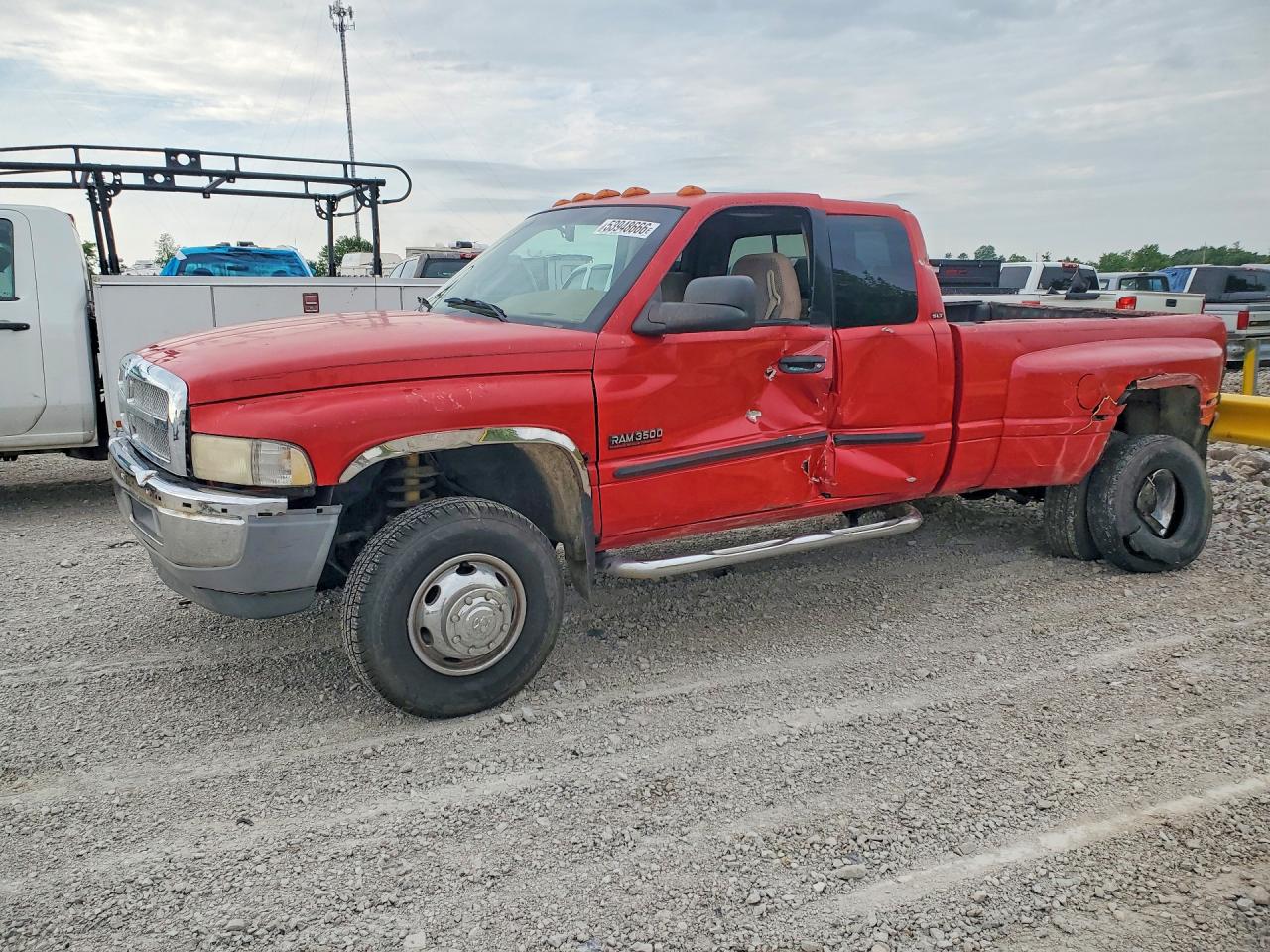 2001 Dodge 3500, VIN 1B7MF33771J567344 — Бок