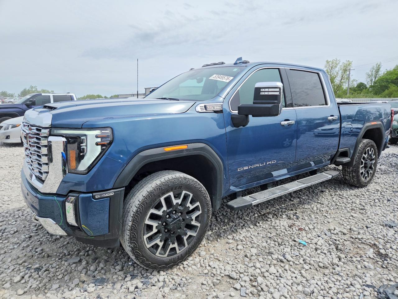 2024 GMC Sierra 2500HD Denali, VIN 1GT19RE75RF358743 — Front end