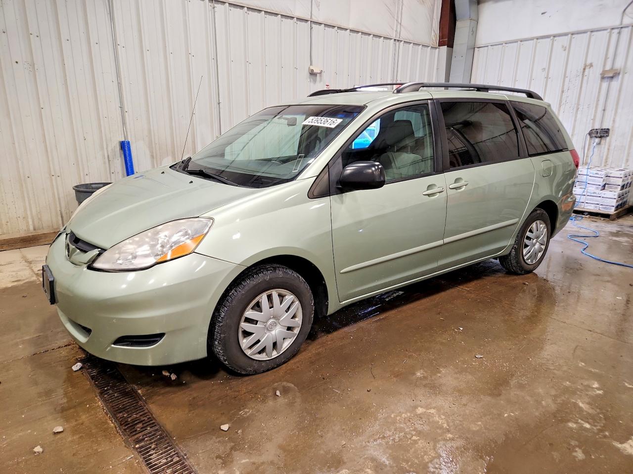 2007 Toyota Sienna LE, VIN 5TDZK23C37S053589 — Front end