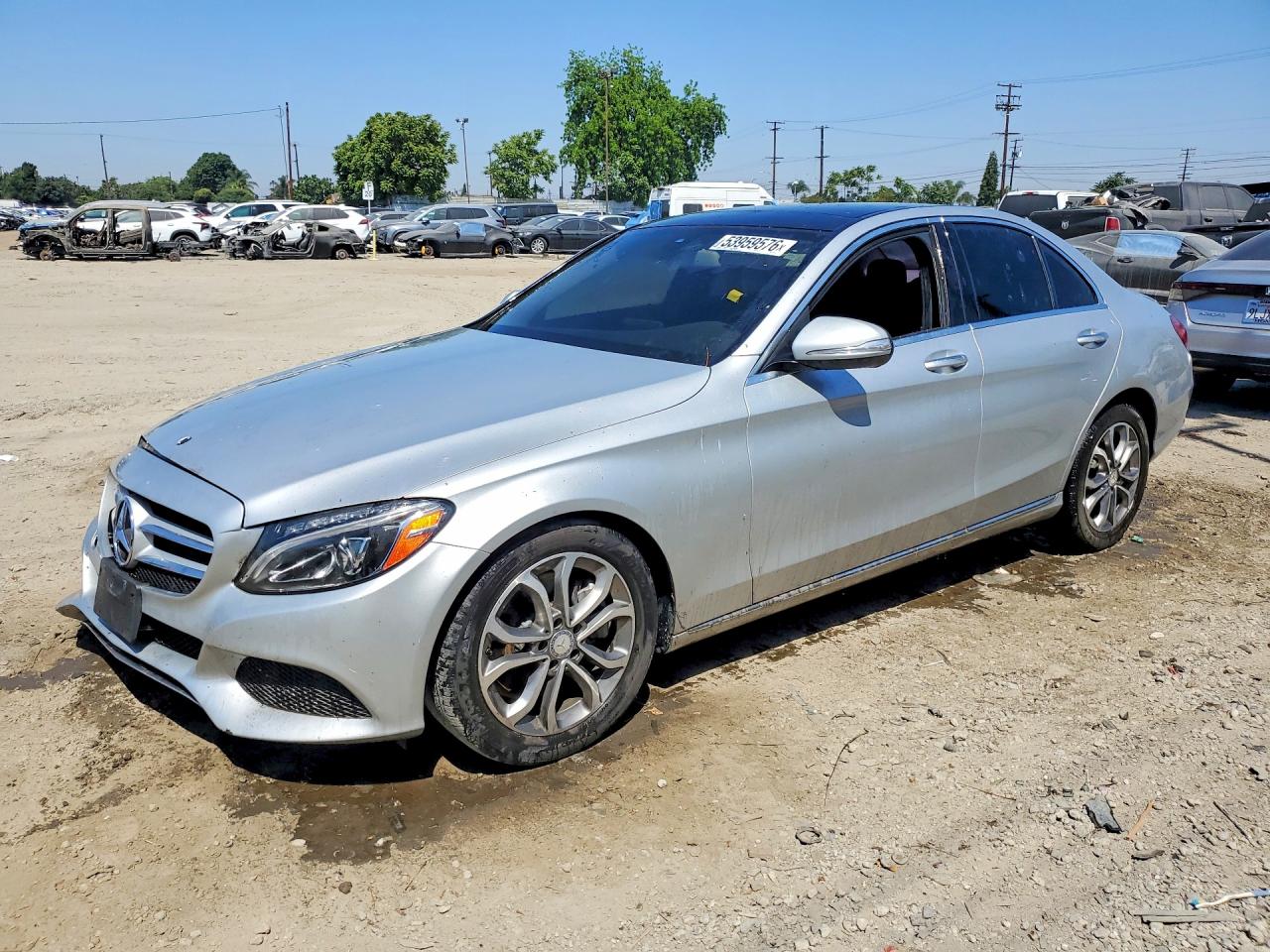 2015 Mercedes-Benz C 300, VIN 55SWF4JB5FU077780 — Minor dents and scratches