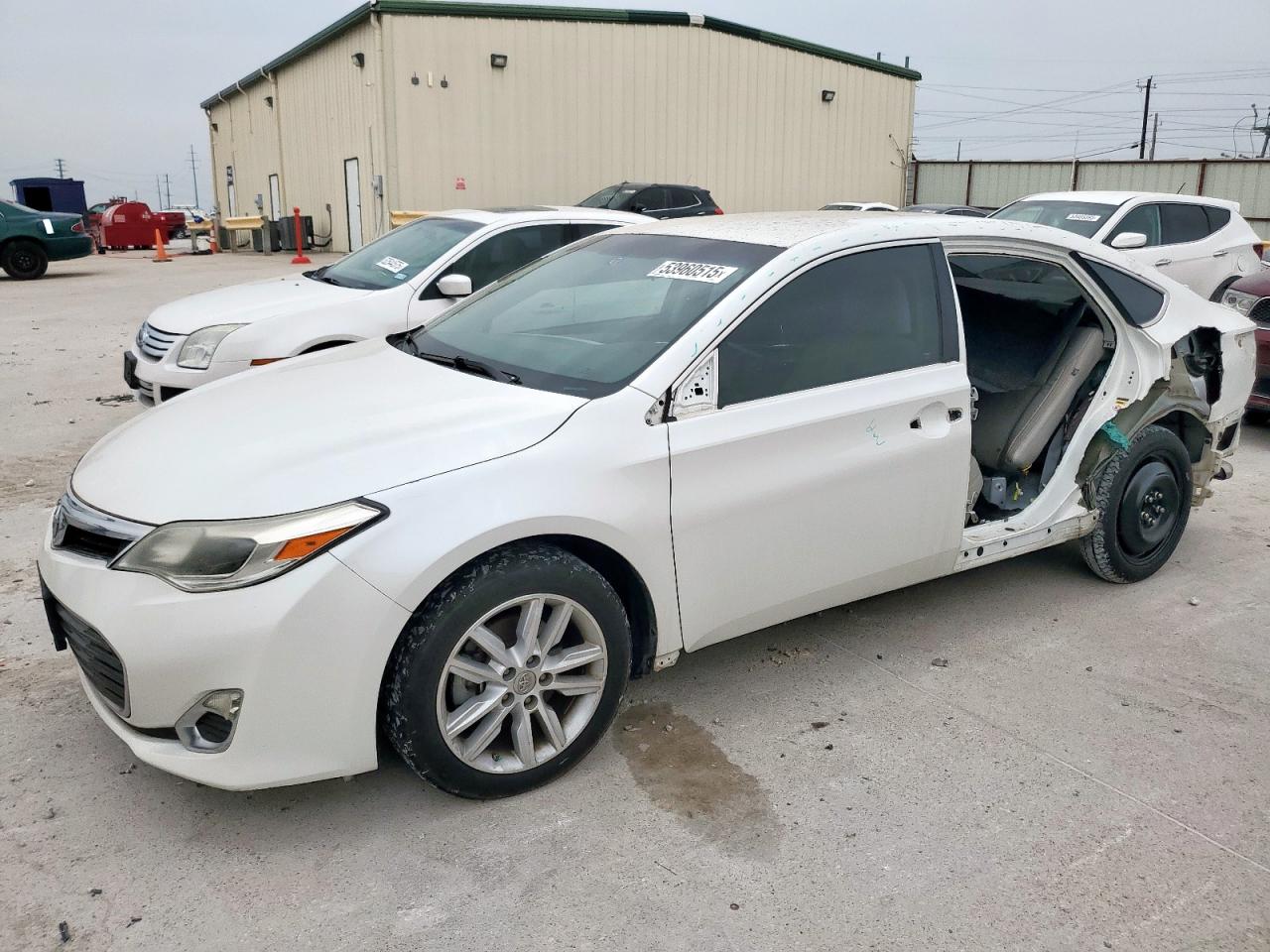 2014 Toyota Avalon Limited, VIN 4T1BK1EBXEU132956 — Rear end