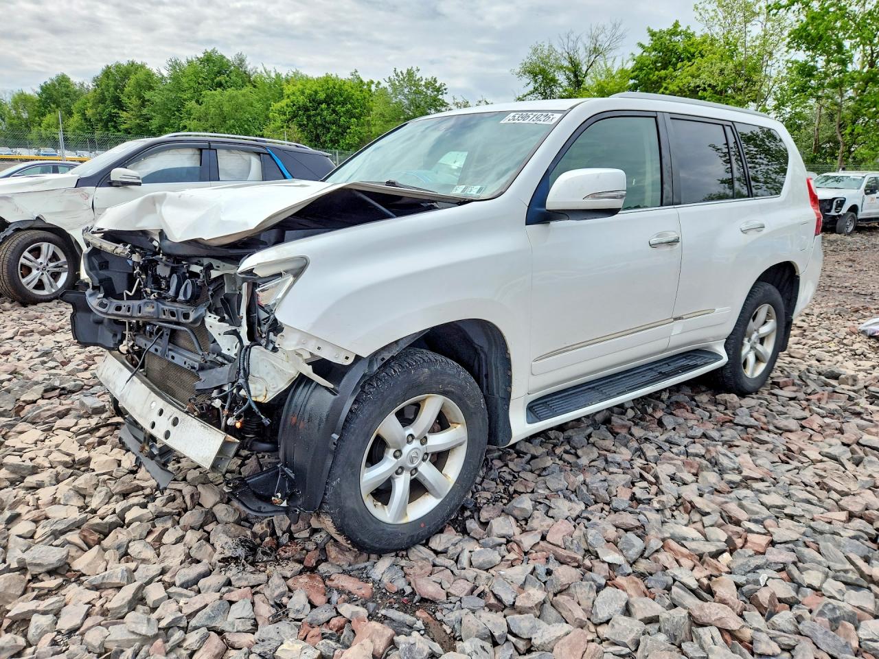 2013 Lexus GX 460, VIN JTJBM7FX2D5059213 — Front end