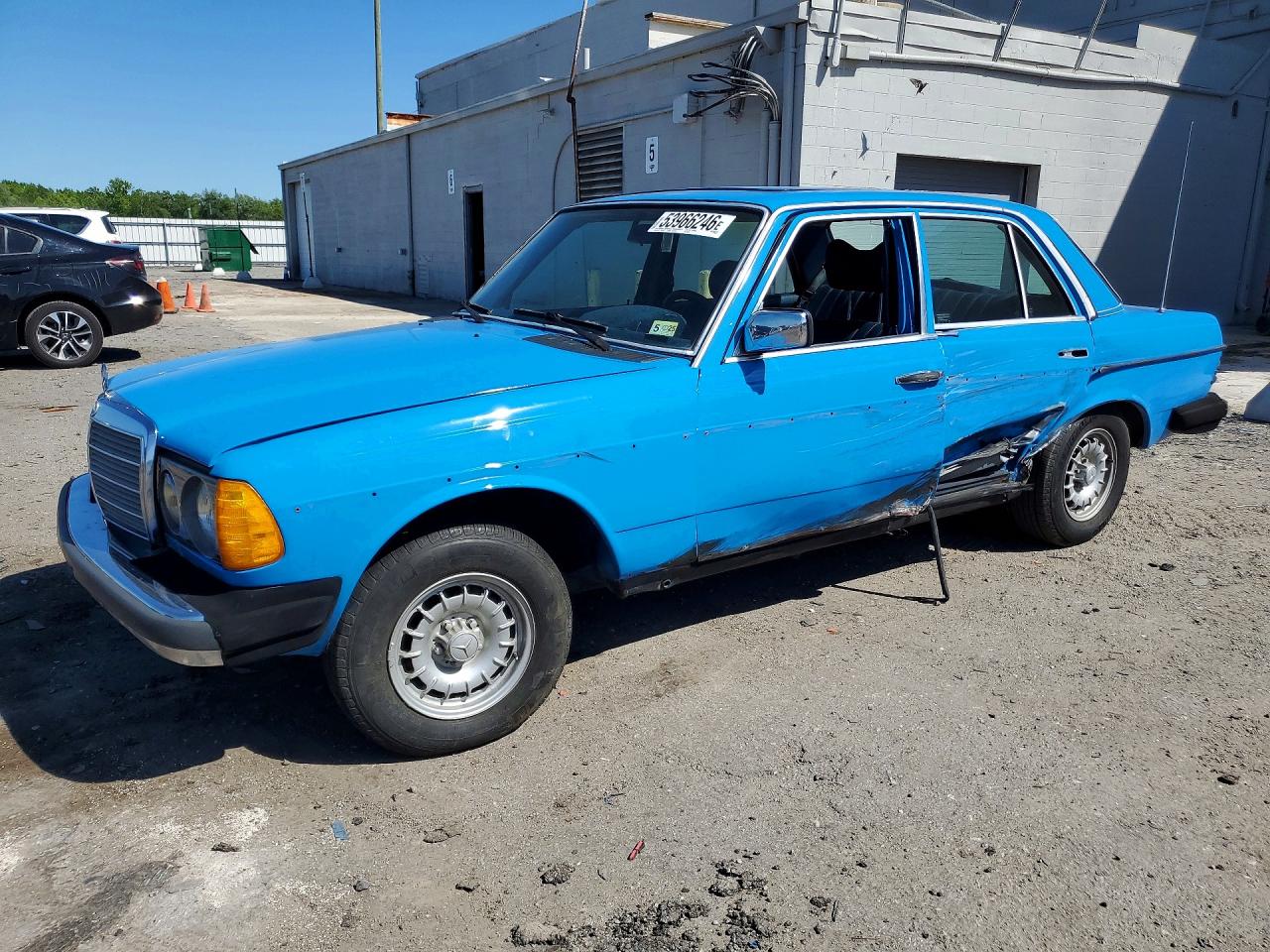 1982 Mercedes-Benz 240 Series 240D, VIN WDBAB23A6CB350612 — Side