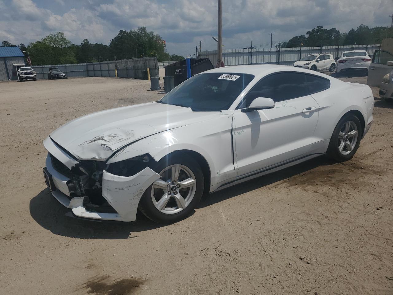 2015 Ford Mustang V6, VIN 1FA6P8AM6F5391713 — Front end