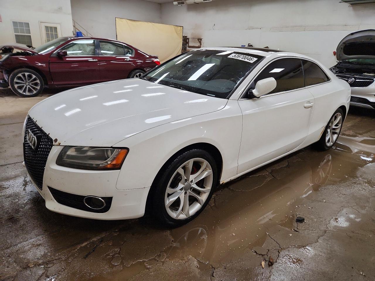 2010 Audi A5 Premium Plus, VIN WAULFAFR2AA010612 — Side