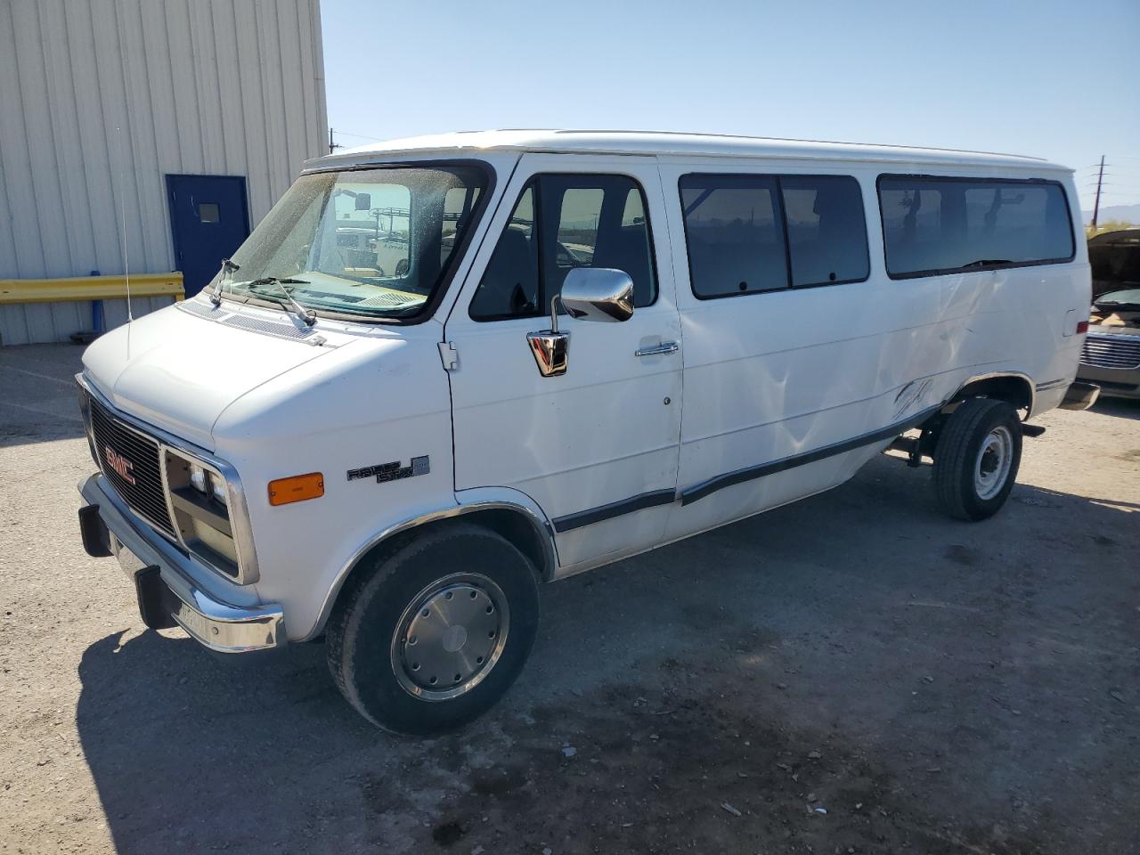 1993 GMC Rally, VIN 2GJGG39N7P4503556 — Бок