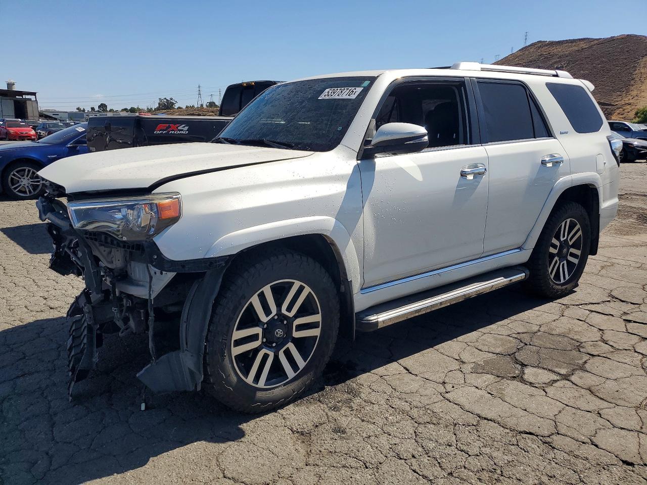 2019 Toyota 4Runner TRD Off Road Premium, VIN JTEBU5JR7K5661114 — Front end