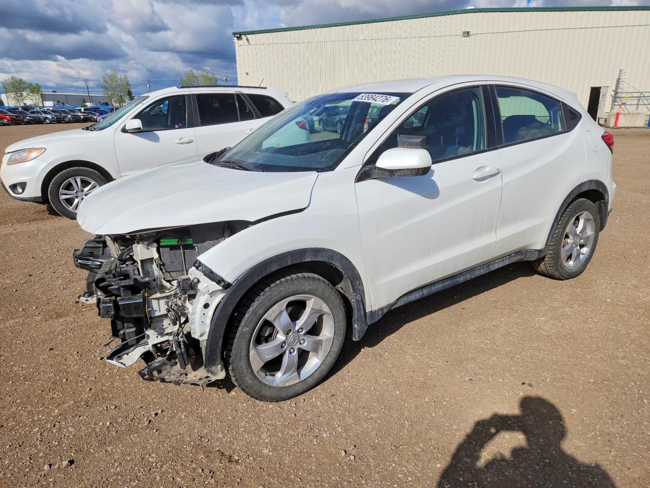 2016 Honda HR-V LX, VIN 3CZRU6H33GM111169 — Front end