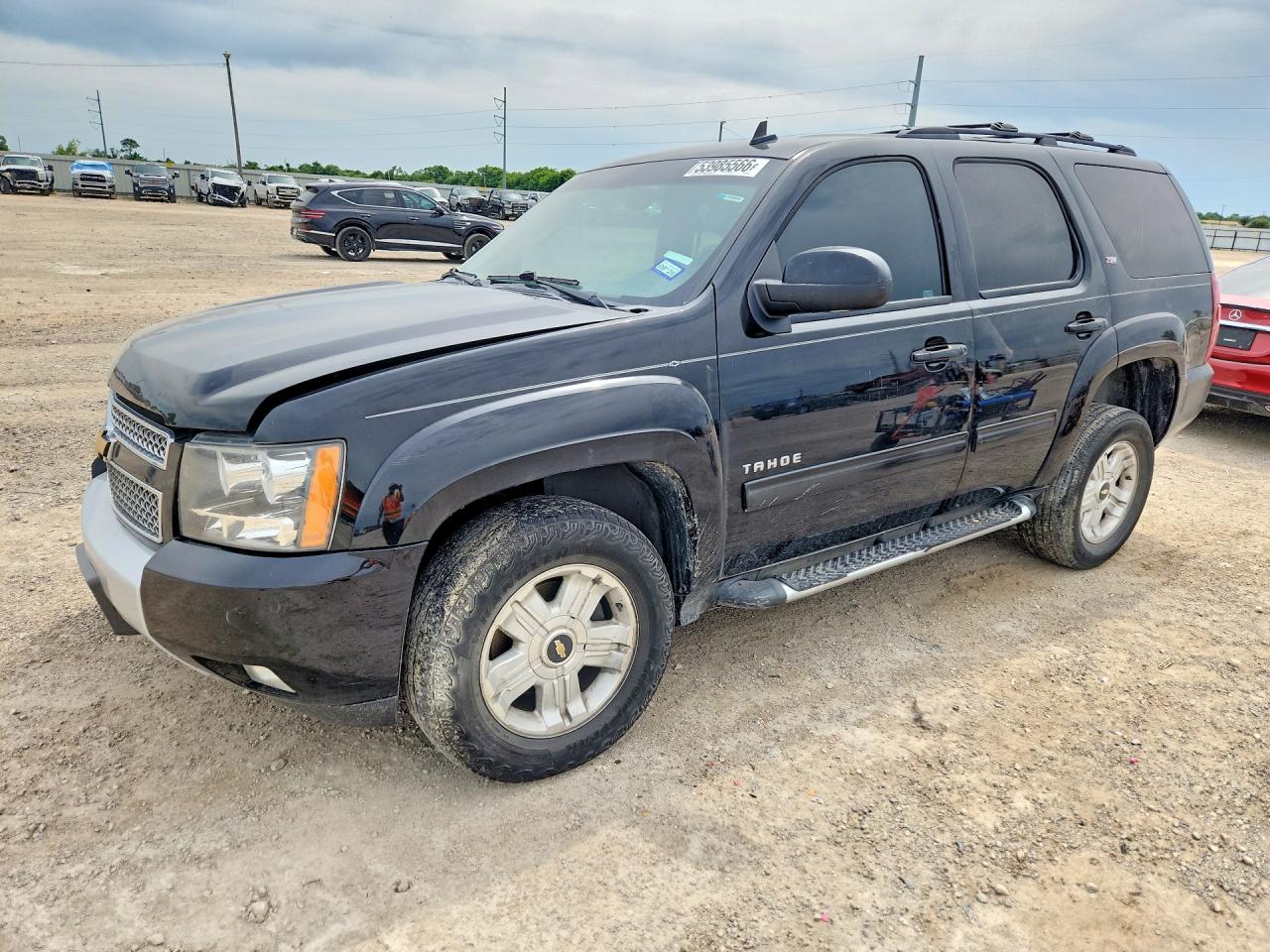 2013 Chevrolet Tahoe LT, VIN 1GNSKBE00DR179544 — Front end