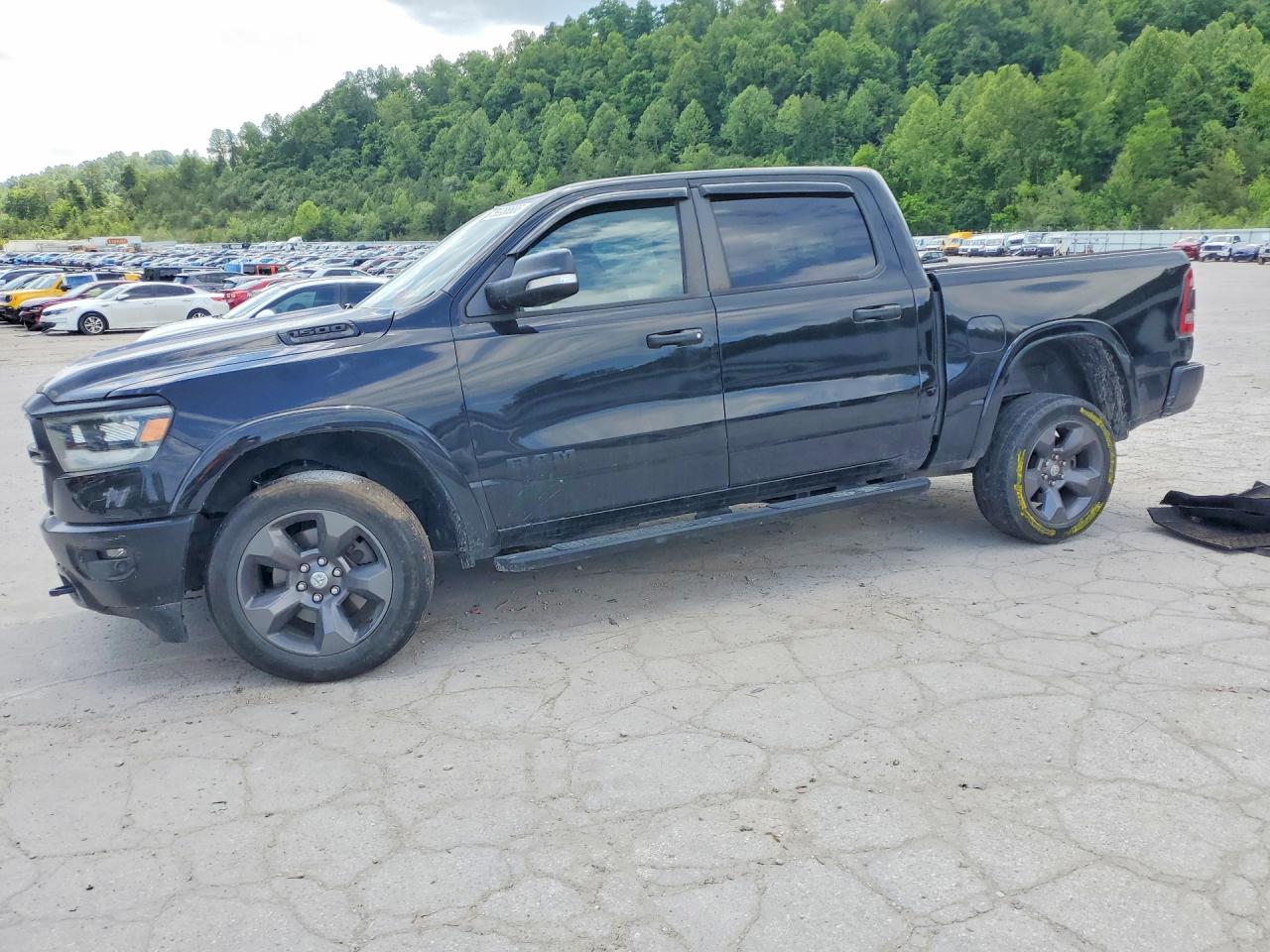 2020 Ram 1500 Big Horn, VIN 1C6SRFFT8LN307708 — Front end