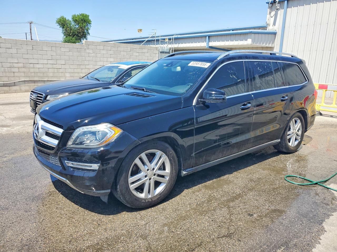 2015 Mercedes-Benz GL 450, VIN 4JGDF6EE0FA459485 — Auction photo
