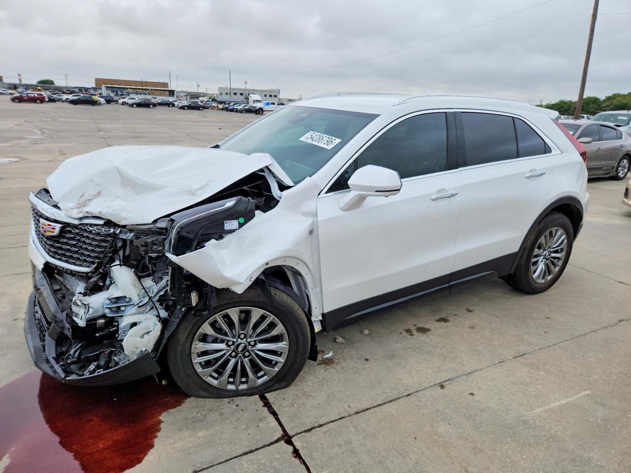 2025 Cadillac XT4 FWD Premium Luxury, VIN 1GYFZCR46SF136179 — Перед