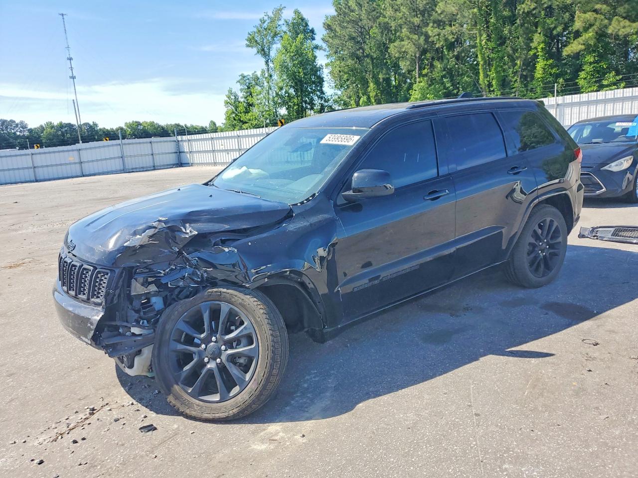 2020 Jeep Grand Cherokee Altitude, VIN 1C4RJFAG8LC201621 — Front end