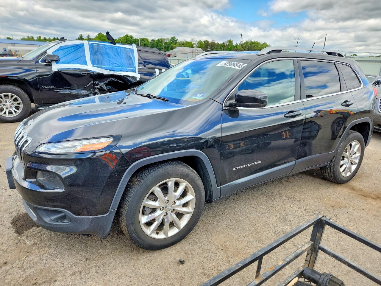 2015 Jeep Cherokee Limited, VIN 1C4PJMDS2FW681573 — Перед