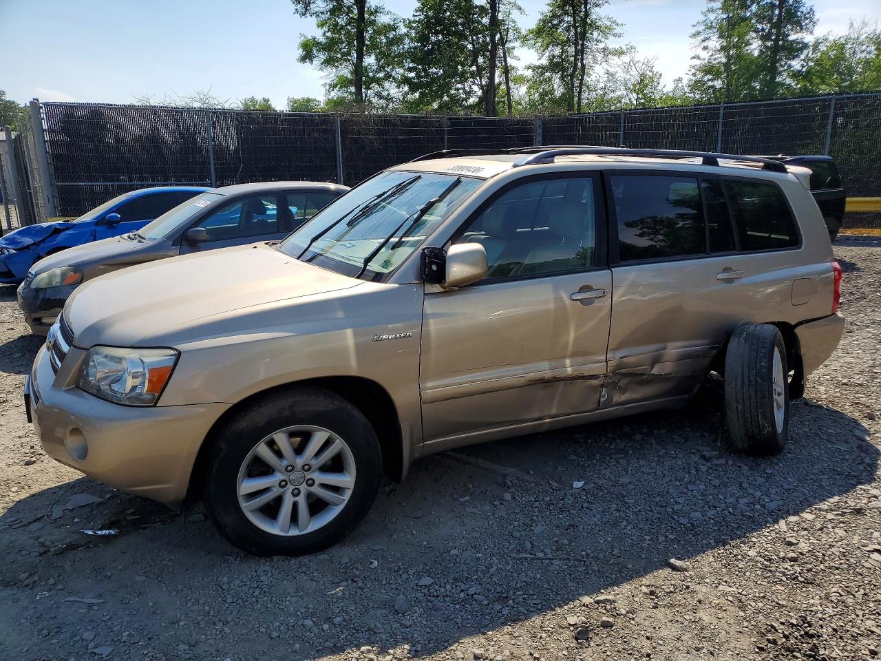 2006 Toyota Highlander Limited, VIN JTEEW21AX60010417 — Side