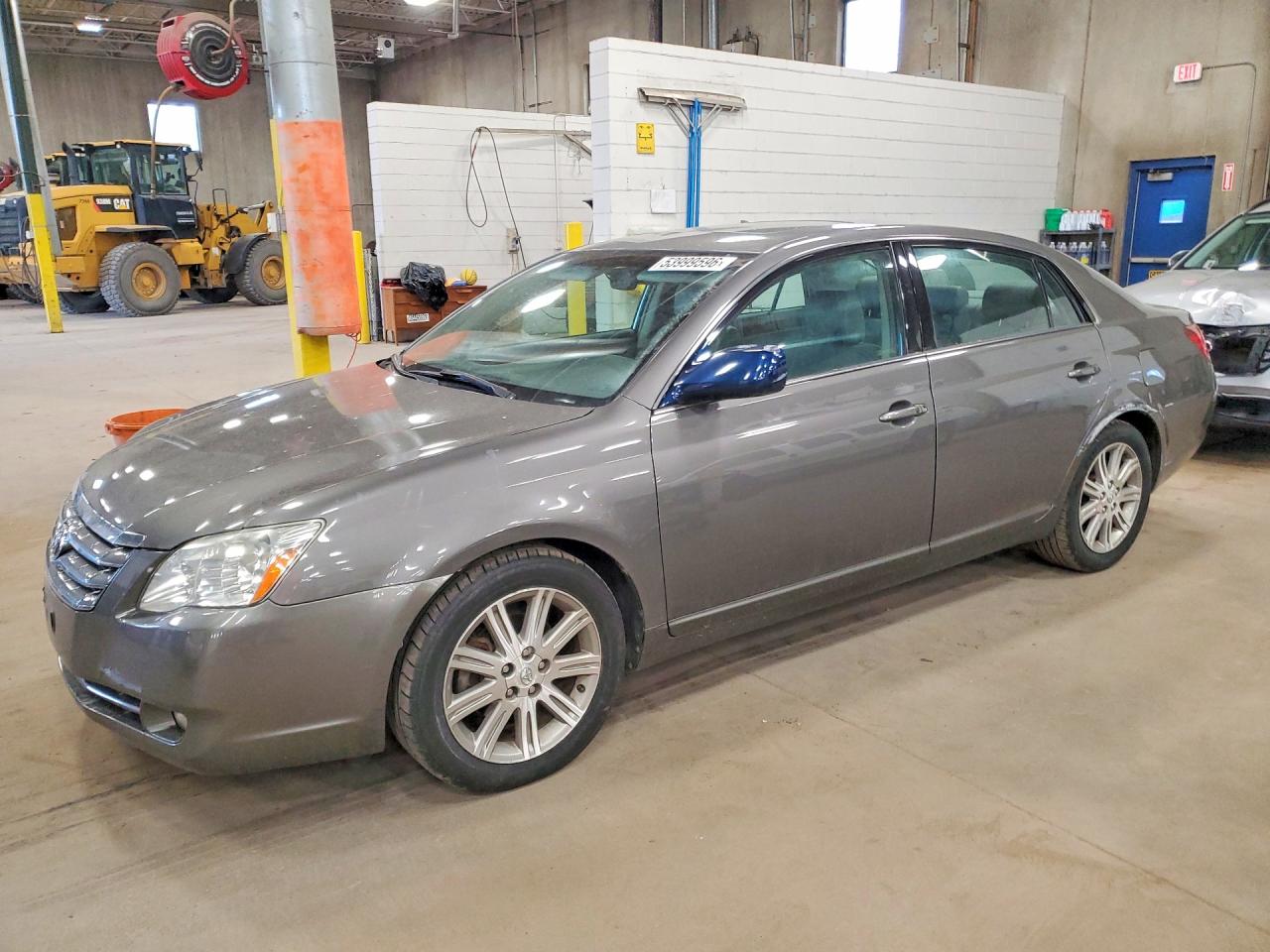 2006 Toyota Avalon Limited, VIN 4T1BK36B06U142410 — Rear end