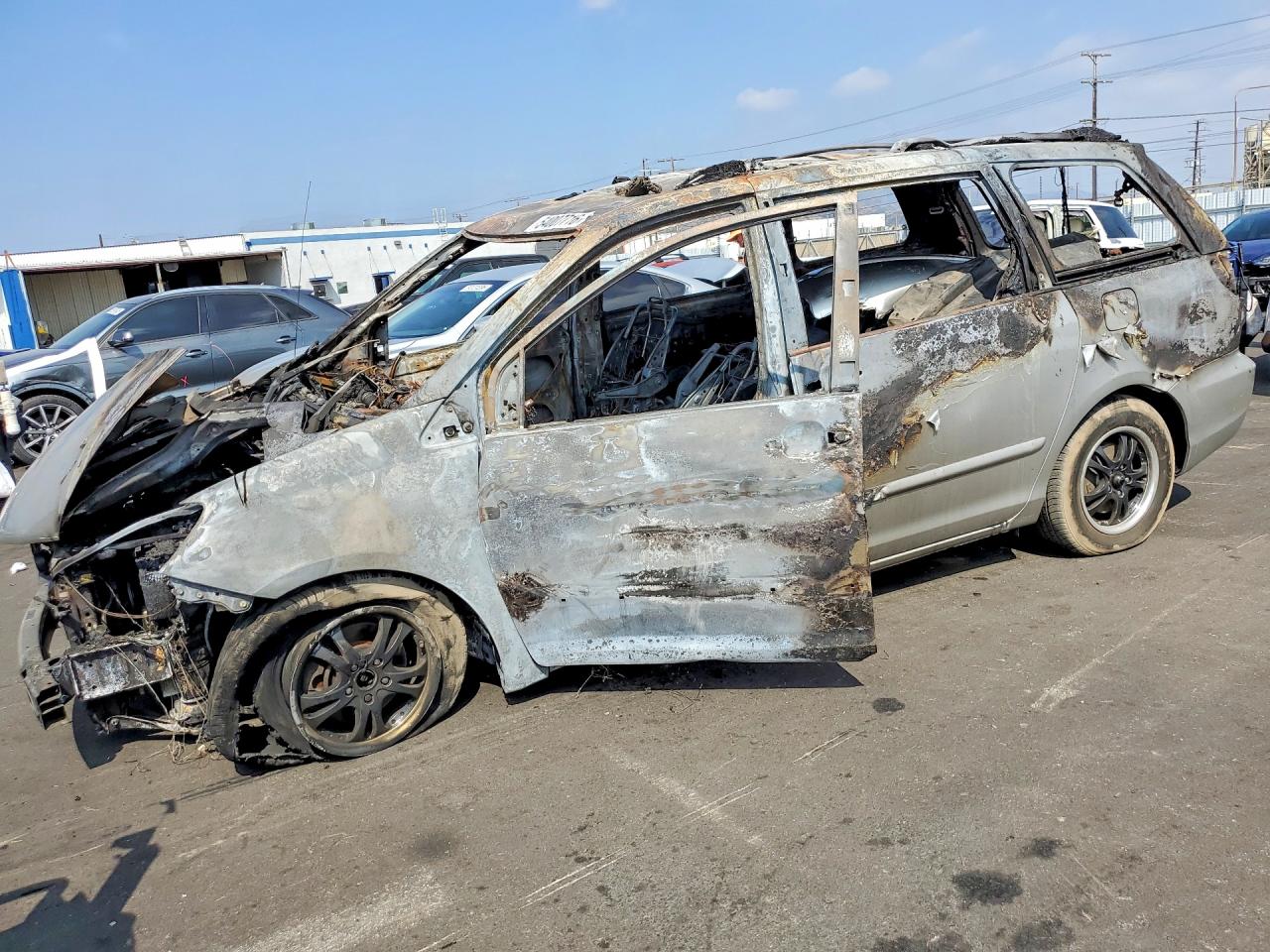 2007 Toyota Sienna LE, VIN 5TDZK23C27S054894 — Burn