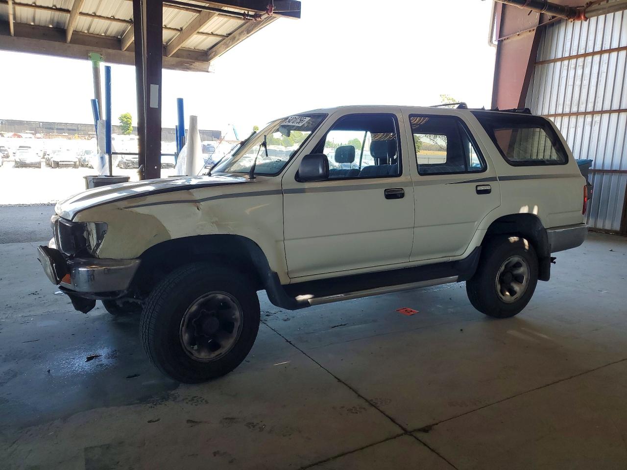 1990 Toyota 4Runner, VIN JT3VN39WXL0025707 — Engine fire