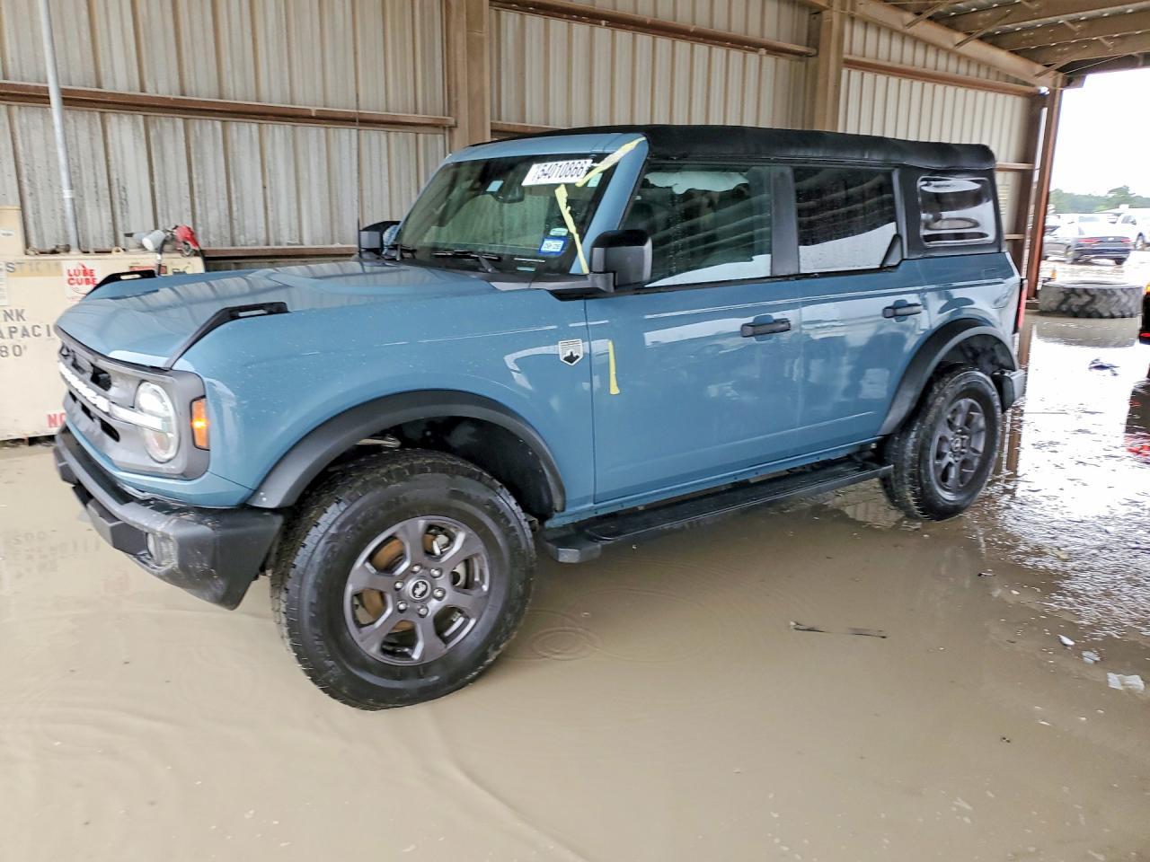 2023 Ford Bronco Big Bend, VIN 1FMEE5BP2PLC00154 — Фото с аукциона