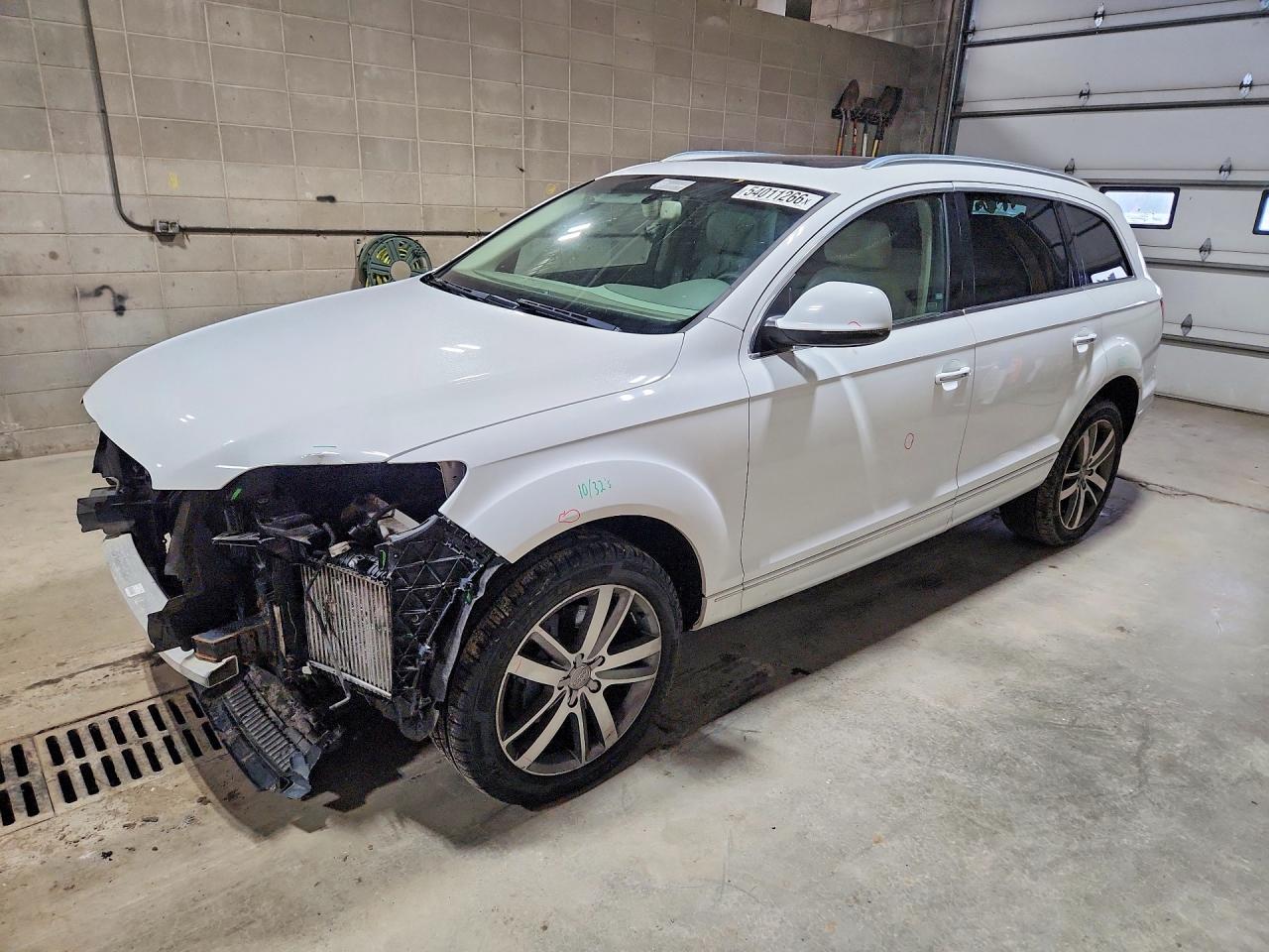 2011 Audi Q7 Premium Plus, VIN WA1LMAFE6BD005509 — Перед
