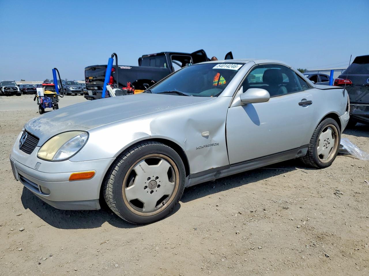 1999 Mercedes-Benz SLK 230/320, VIN WDBKK47F2XF129271 — Rear end