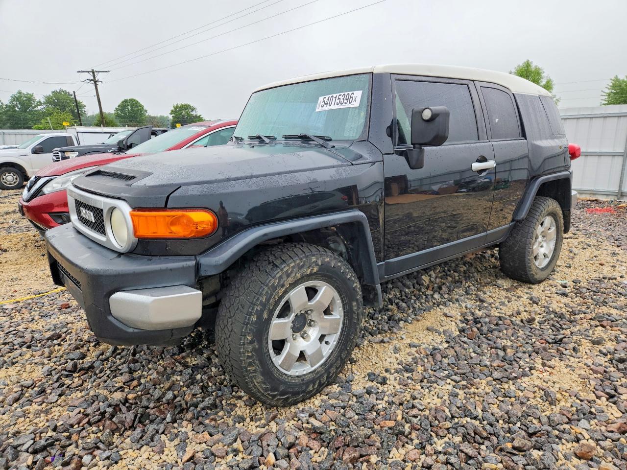 2007 Toyota FJ Cruiser, VIN JTEBU11F870050527 — Front end