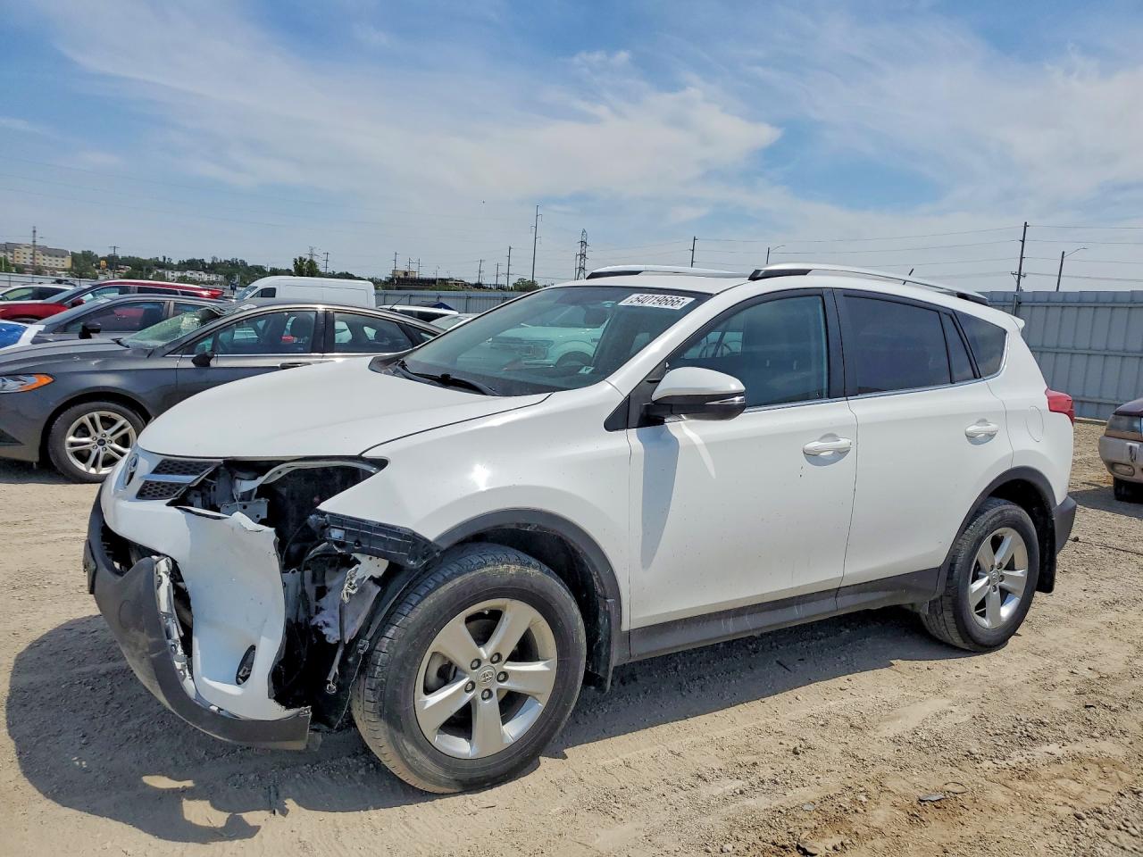 2014 Toyota RAV4 XLE, VIN 2T3RFREV0EW154368 — Front end