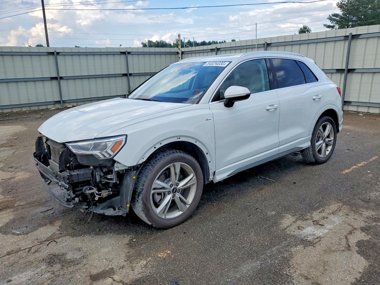 2023 Audi Q3 S line Premium Plus, VIN WA1EECF31P1102688 — Перед