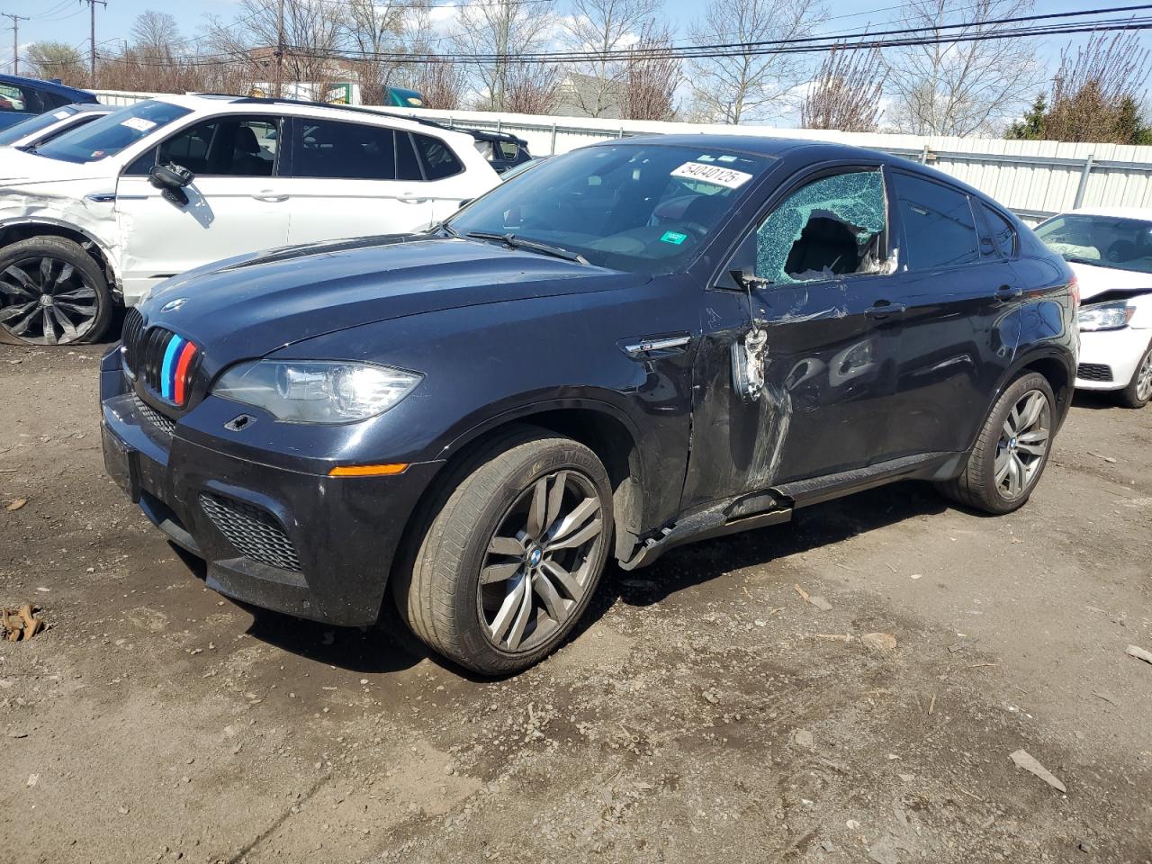 2011 BMW X6 M, VIN 5YMGZ0C52BLK13777 — Бок