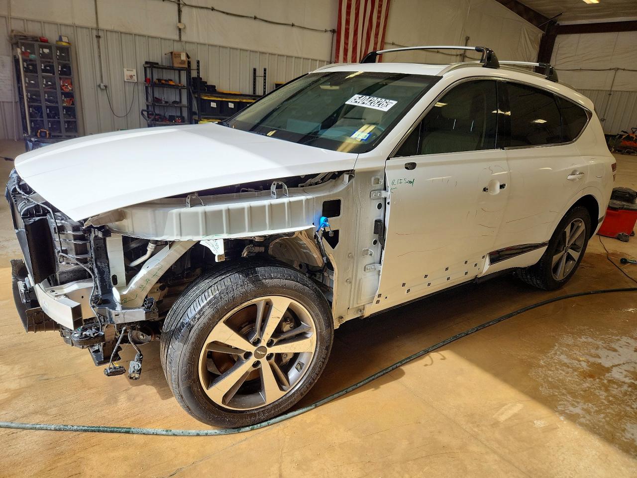 2024 Genesis GV80, VIN KMUHCESC2RU177960 — Front end