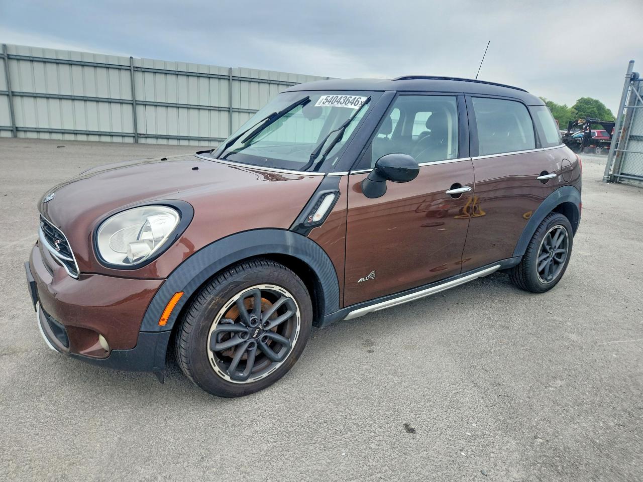 2015 MINI Countryman S, VIN WMWZC5C52FWP47525 — Front end