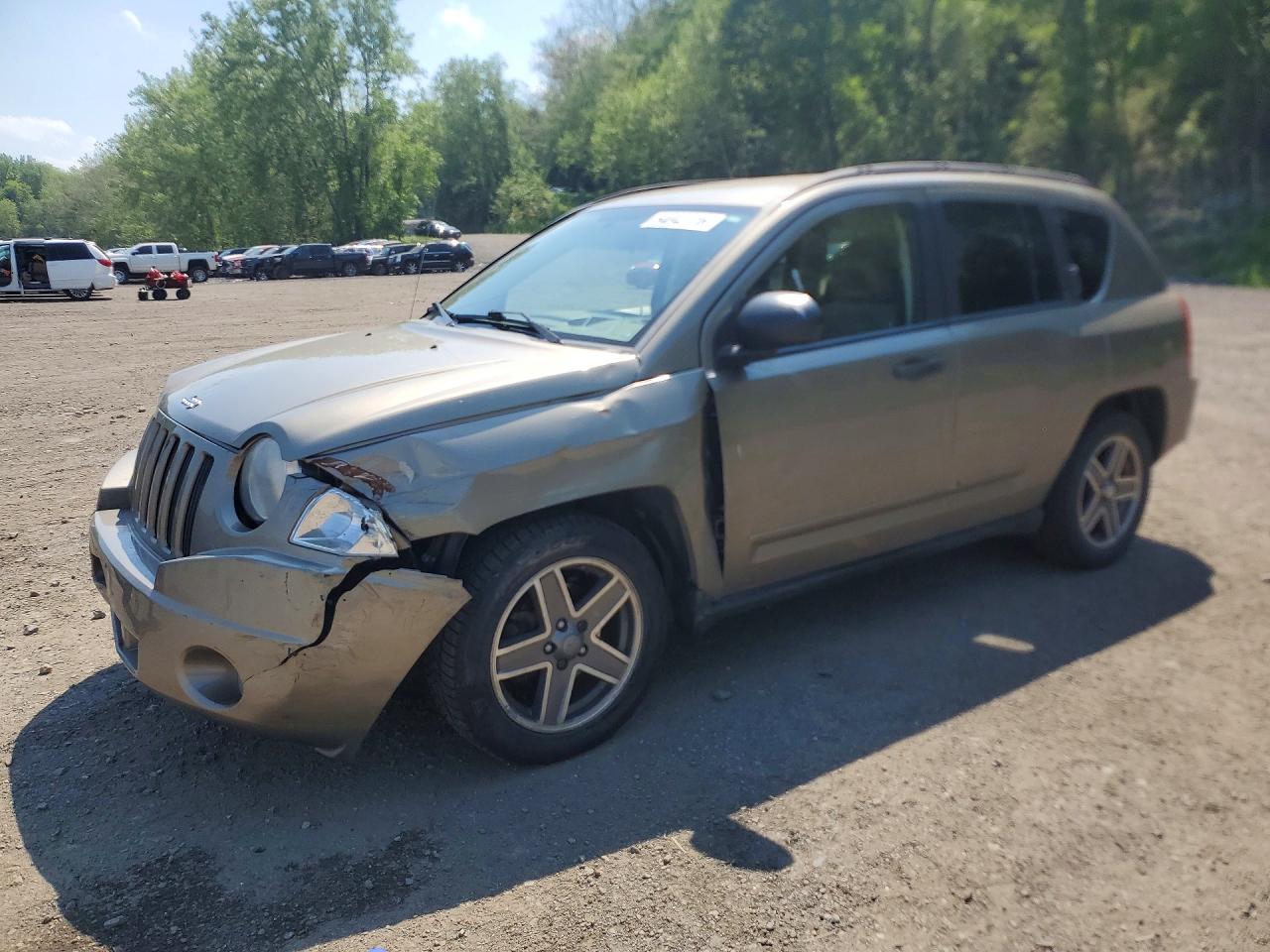 2008 Jeep Compass Sport, VIN 1J8FT47W08D661298 — Бок