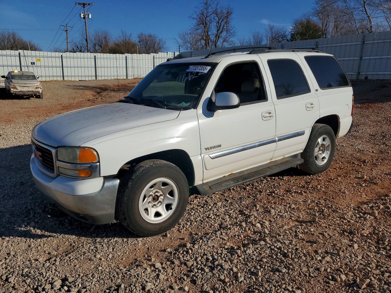 2005 GMC Yukon SLT, VIN 1GKEK13T75J116622 — Front end