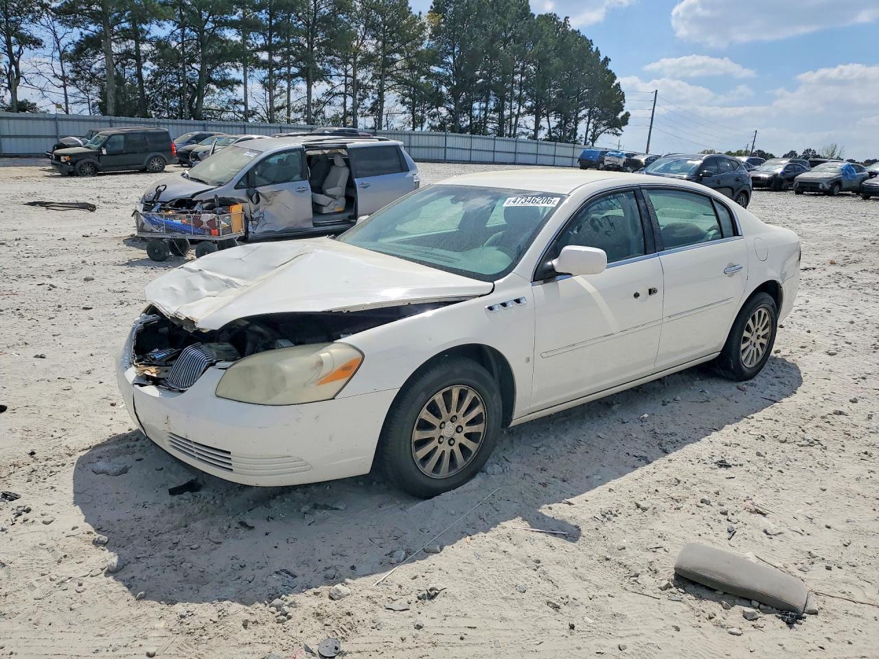 2007 Buick Lucerne CX, VIN 1G4HP57277U200133 — Перед