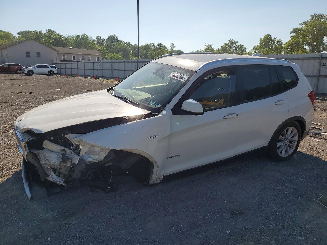 2015 BMW X3 xDrive28i, VIN 5UXWX9C58F0D49824 — Перед