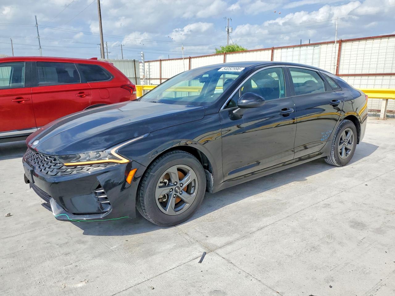 2021 Kia K5 LX, VIN 5XXG24J21MG014624 — Front end