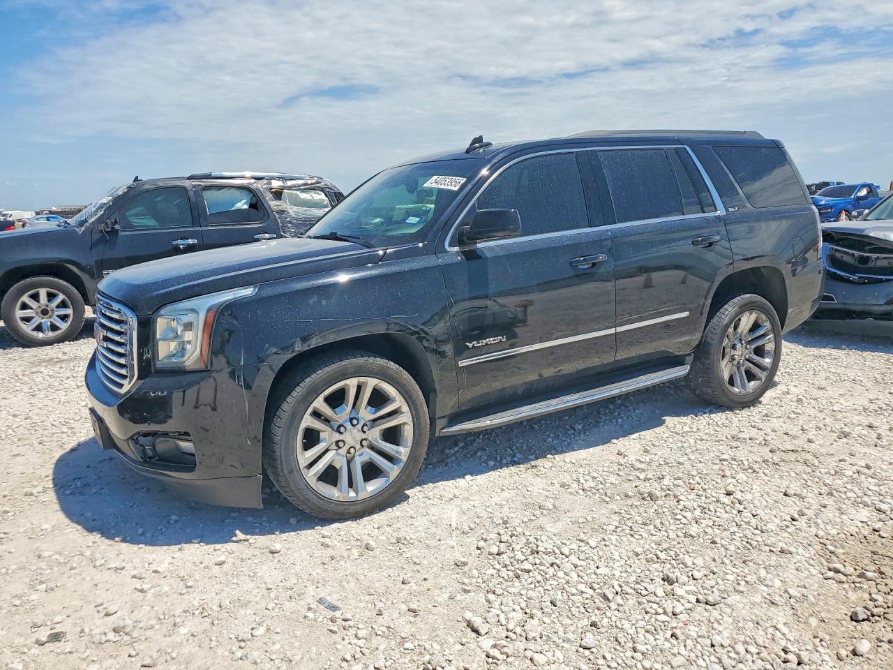 2017 GMC Yukon SLT, VIN 1GKS1BKC6HR317141 — Side